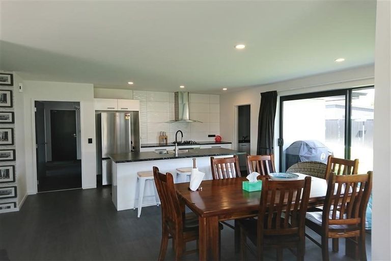 Photo of property in 40 Marbleleaf Lane, Albert Town, Wanaka, 9305