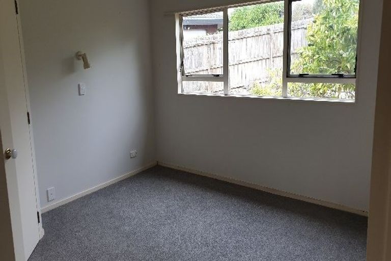 Photo of property in 2/7 Delamare Court, Sunnynook, Auckland, 0632