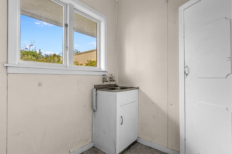 Photo of property in 28 Curletts Road, Sockburn, Christchurch, 8042