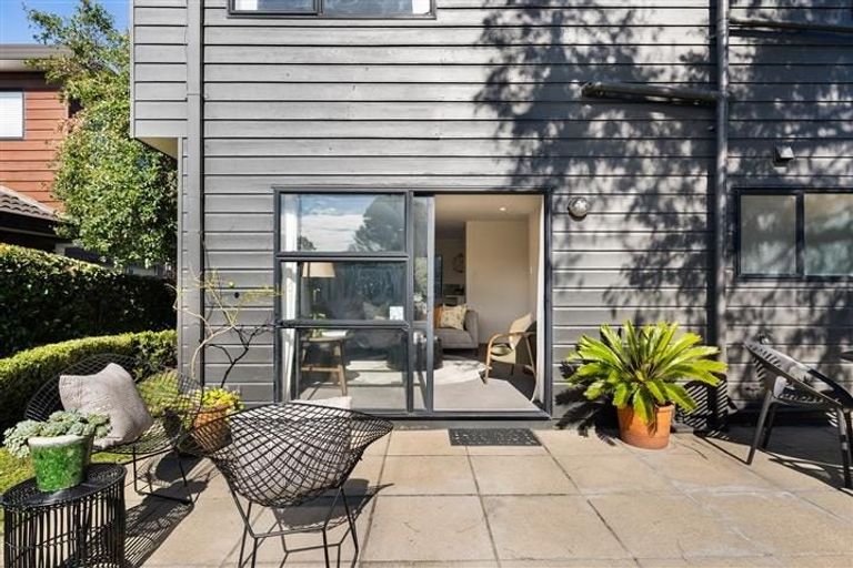 Photo of property in 2b Tokomaru Street, Orakei, Auckland, 1071