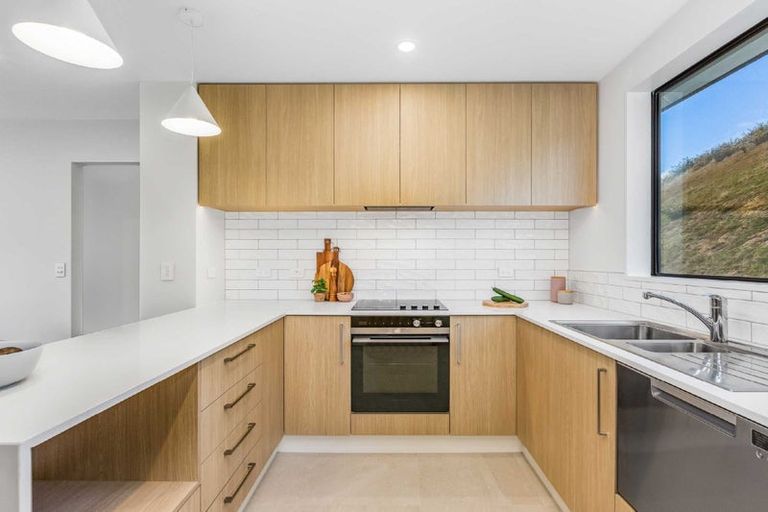 Photo of property in 45 Oakum Road, Whitby, Porirua, 5024