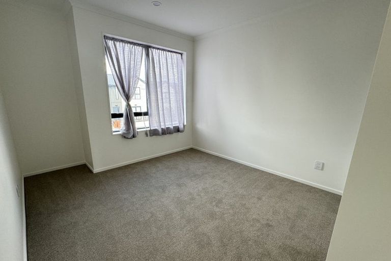 Photo of property in 15 Mahalo Avenue, Wiri, Auckland, 2104