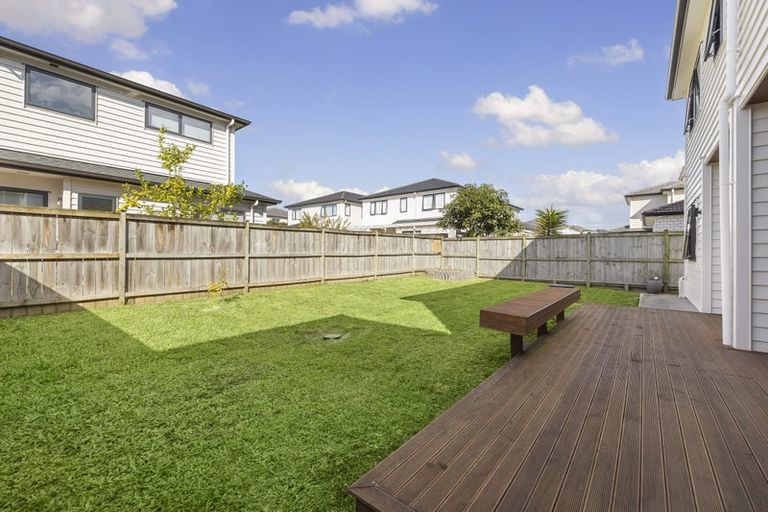 Photo of property in 30 Hikuawa Road, Flat Bush, Auckland, 2019