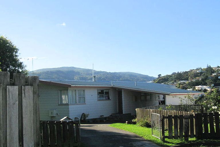Photo of property in 16 Clapham Grove, Stokes Valley, Lower Hutt, 5019