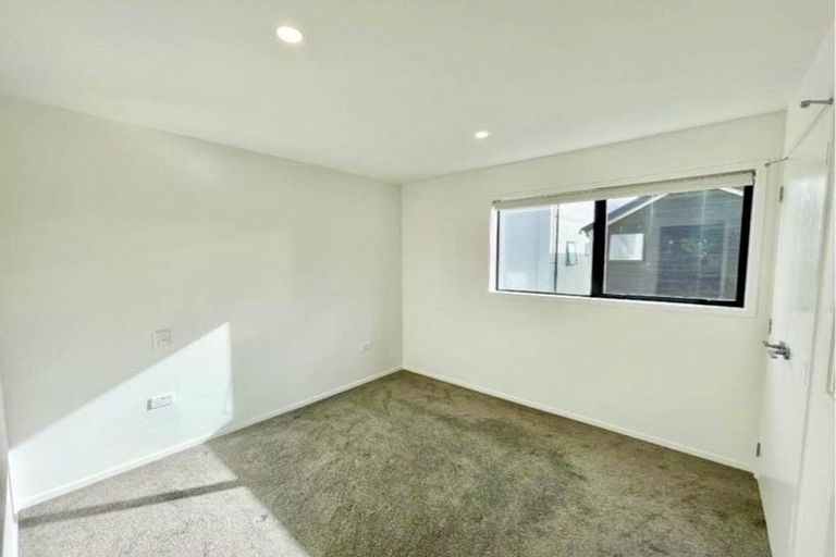 Photo of property in 7/22 Yeovil Road, Te Atatu Peninsula, Auckland, 0610