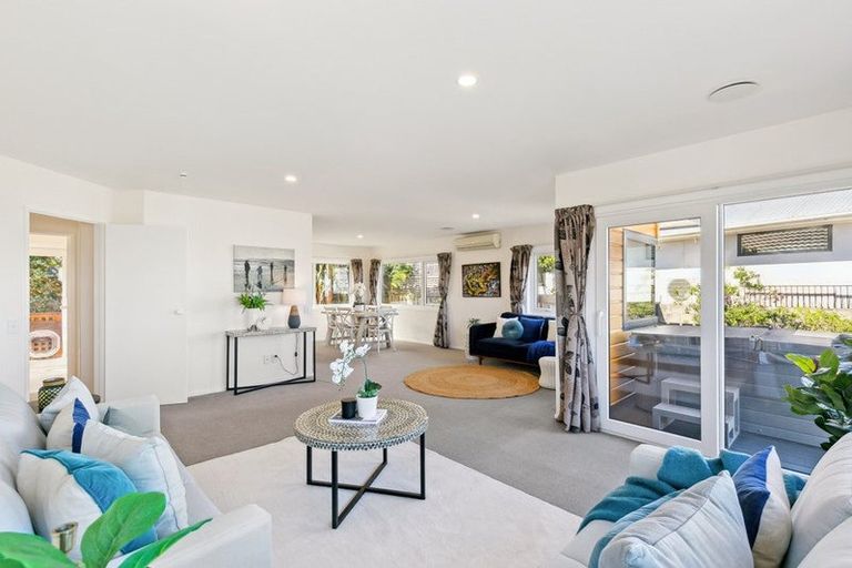 Photo of property in 15b Dargle Way, Island Bay, Wellington, 6023