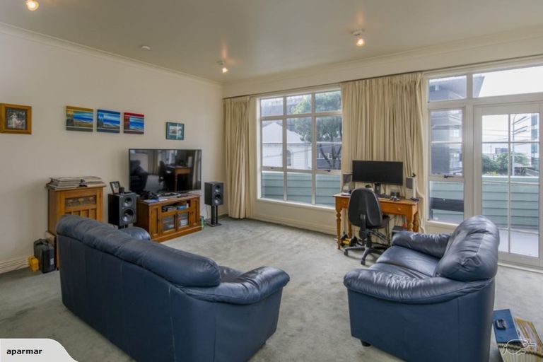 Photo of property in 32 Pipitea Street, Thorndon, Wellington, 6011