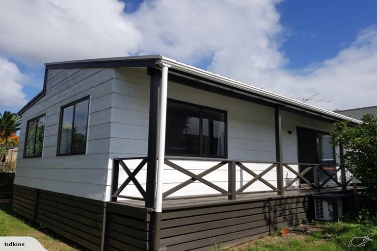 Photo of property in 7b Edgewater Parade, Waiuku, 2123