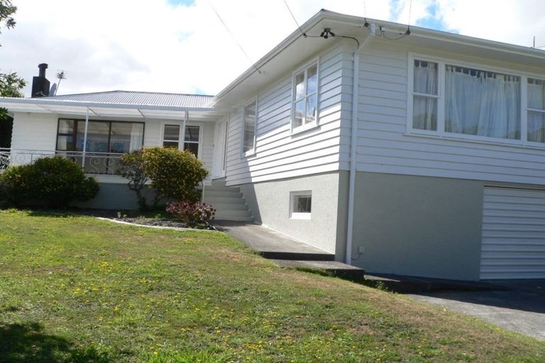 Photo of property in 57 Redwood Avenue, Tawa, Wellington, 5028