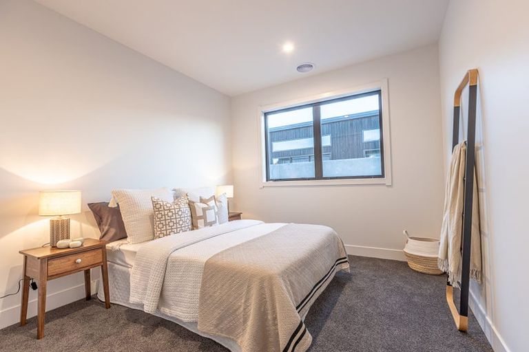 Photo of property in 32 Memorial Drive, Hokowhitu, Palmerston North, 4410