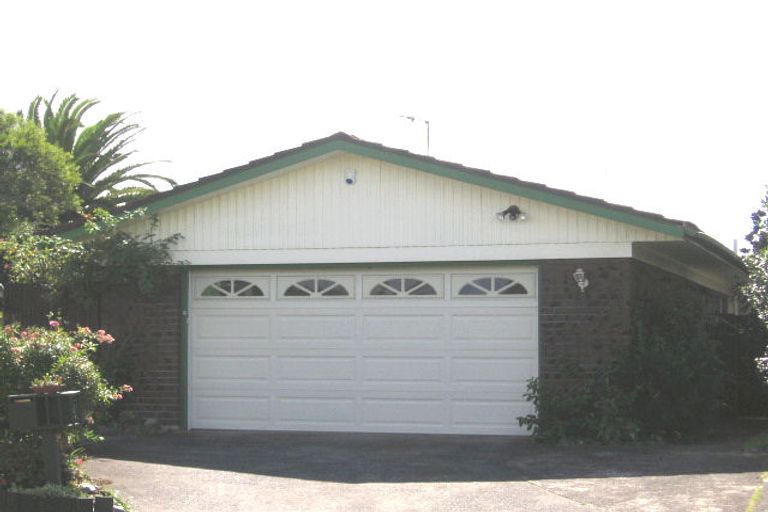 Photo of property in 46 Frank Evans Place, Henderson, Auckland, 0610