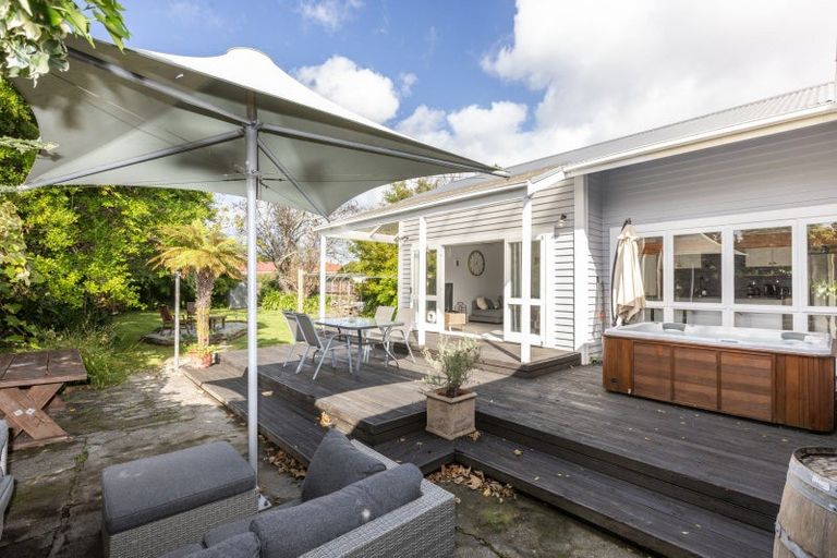 Photo of property in 12 Ashridge Road, Napier South, Napier, 4110