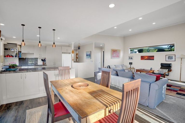 Photo of property in 127 Wairau Road, Oakura, 4314