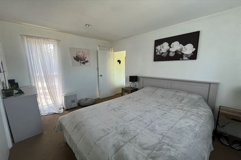 Photo of property in 56 Zita Maria Drive, Massey, Auckland, 0614