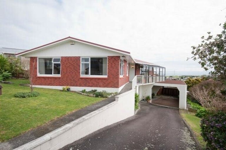 Photo of property in 25 Crownhill Street, Spotswood, New Plymouth, 4310