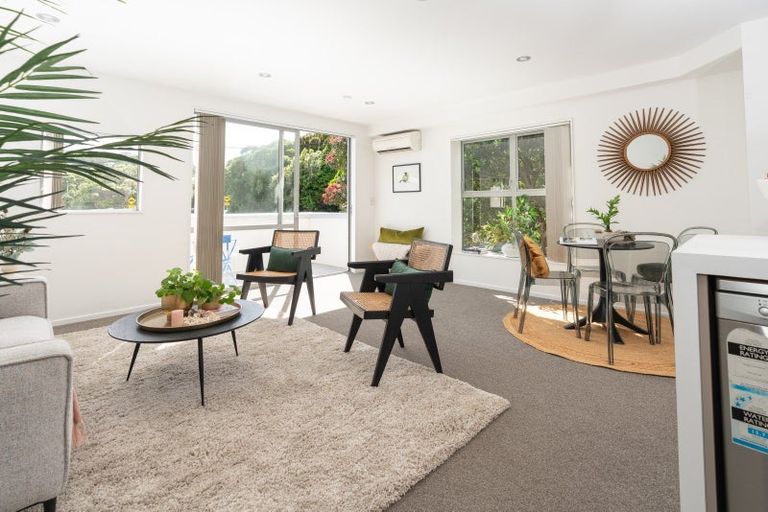 Photo of property in 1/12 Agra Crescent, Khandallah, Wellington, 6035