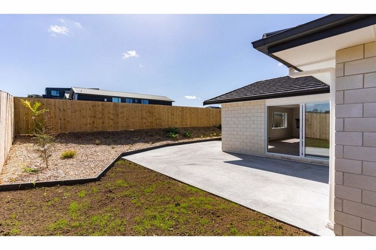 Photo of property in 37 Weka Street, Mangawhai, 0505