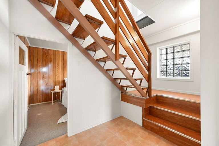 Photo of property in 16 Resthill Crescent, Glenview, Hamilton, 3206