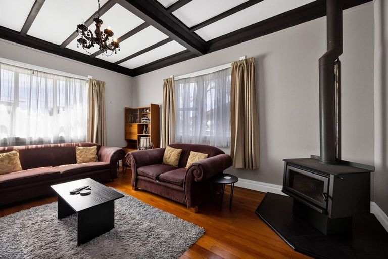 Photo of property in 8 Collins Street, Hawera, 4610