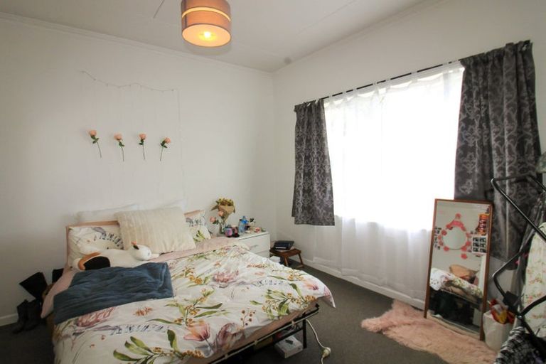 Photo of property in 18 Tamar Street, Island Bay, Wellington, 6023