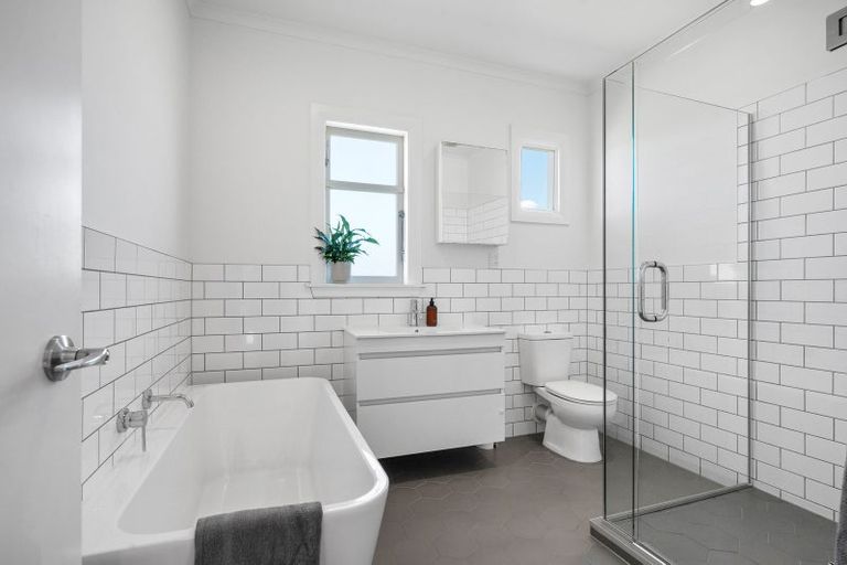 Photo of property in 13 Trotting Course Drive, Kumeu, 0891