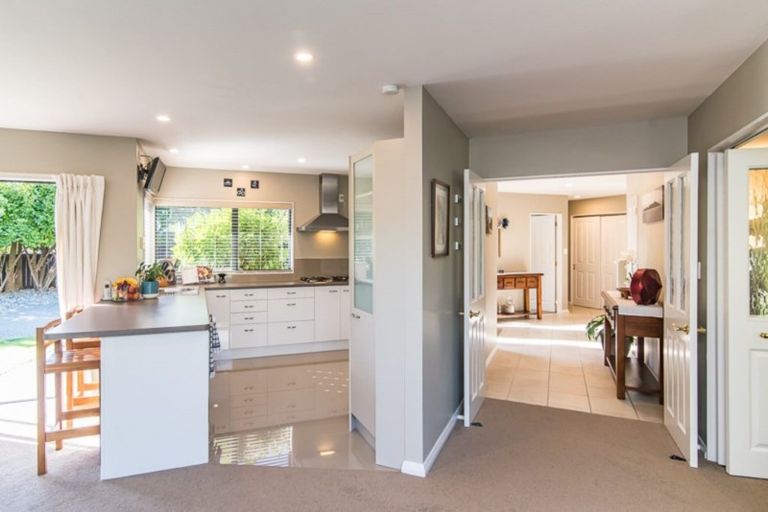 Photo of property in 4 Avion Terrace, Raumati Beach, Paraparaumu, 5032