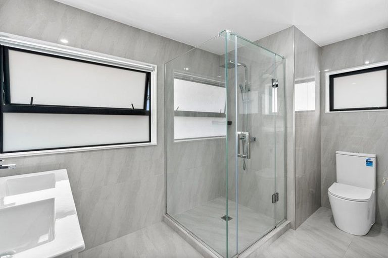 Photo of property in 4 Tawapou Close, Massey, Auckland, 0614