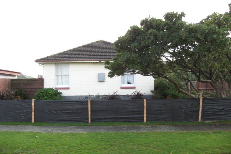 Photo of property in 5 Lambeth Crescent, Northcote, Christchurch, 8052