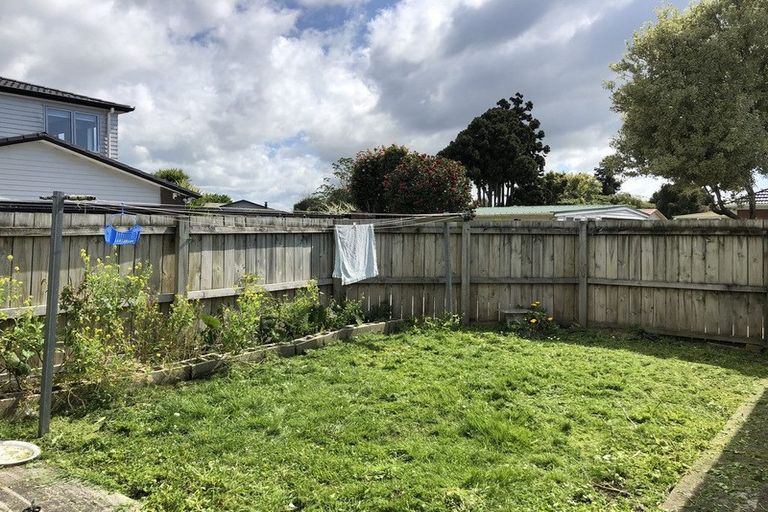 Photo of property in 16 Rathgar Road, Henderson, Auckland, 0610