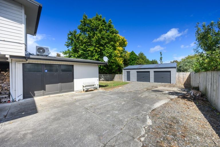 Photo of property in 28 Summerhill Drive, Fitzherbert, Palmerston North, 4410