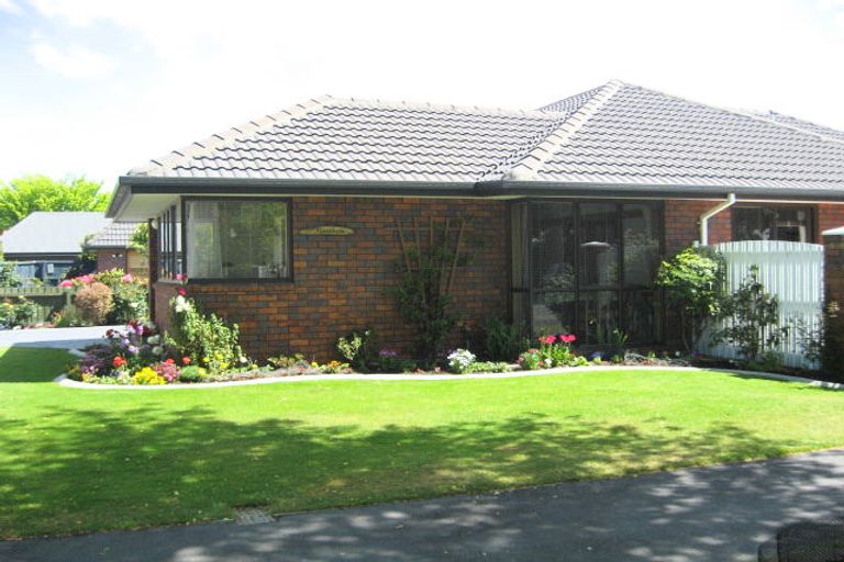 Photo of property in 2/47 Claridges Road, Casebrook, Christchurch, 8051