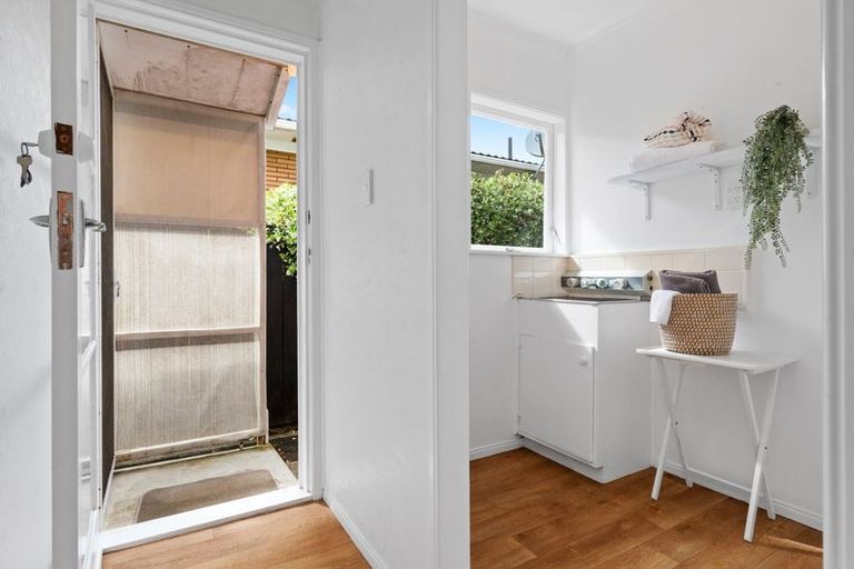 Photo of property in 26 Beechdale Crescent, Pakuranga Heights, Auckland, 2010