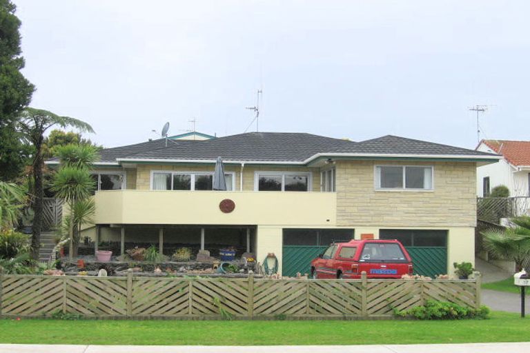 Photo of property in 17 Lee Street, Mount Maunganui, 3116