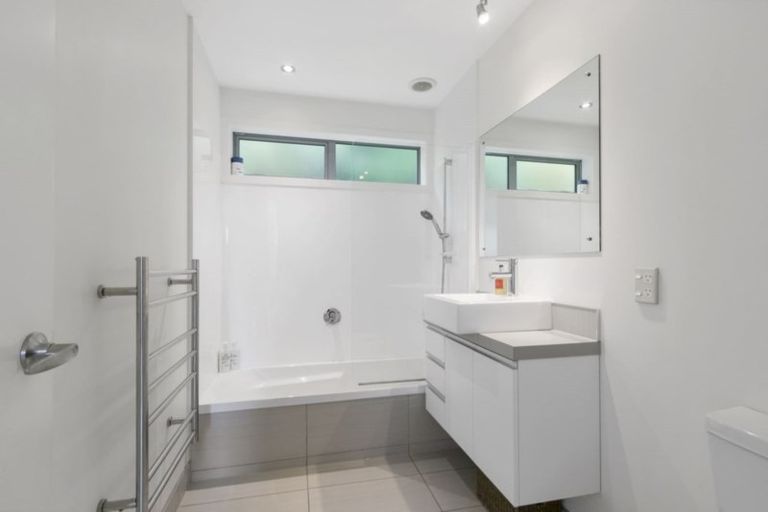 Photo of property in 10 Otonga Heights, Maungaraki, Lower Hutt, 5010