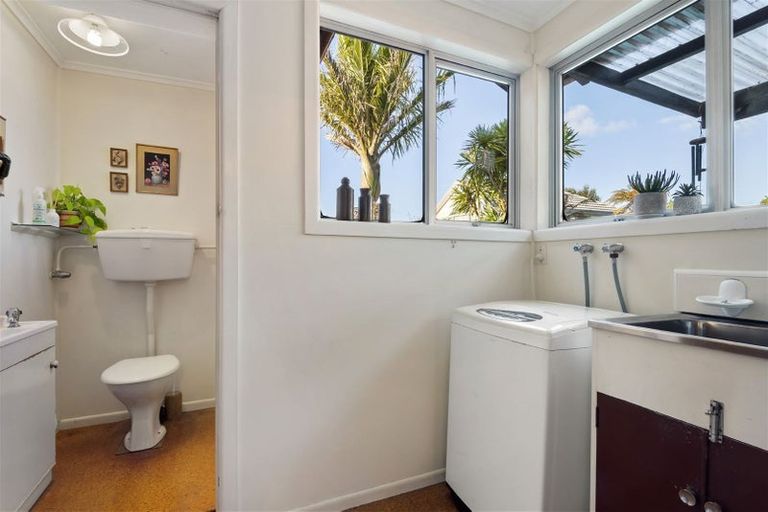 Photo of property in 69 Martin Avenue, Mount Albert, Auckland, 1025