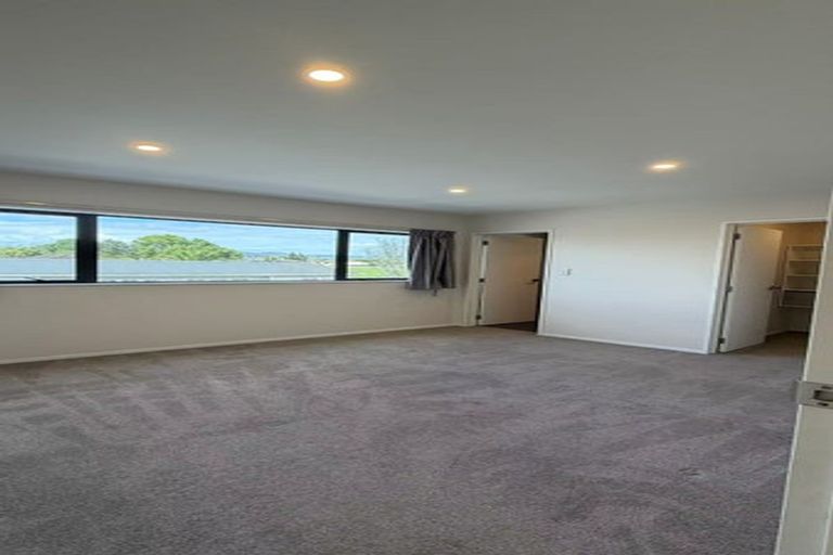 Photo of property in 47c Bruce Mclaren Road, Henderson, Auckland, 0612