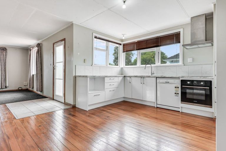 Photo of property in 14 Yeats Crescent, Fairfield, Hamilton, 3214