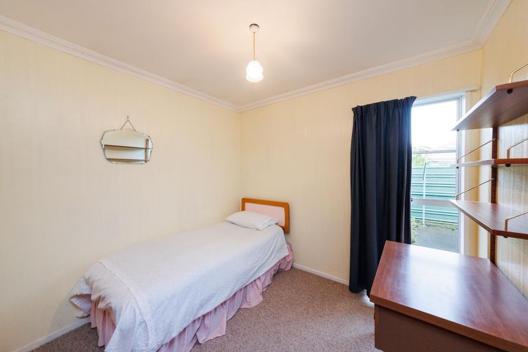 Photo of property in 4 Bambery Court, Palmerston North, 4414
