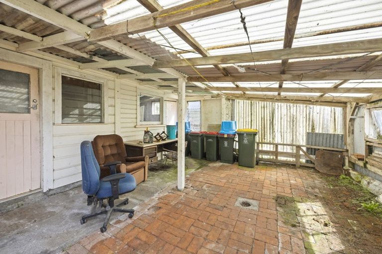Photo of property in 11 Riemenschneider Street, Manaia, 4612