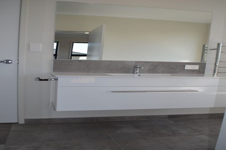 Photo of property in 4 Toi Place, Papamoa, 3118