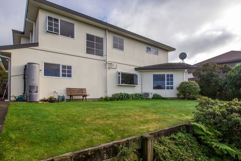 Photo of property in 143 Westchester Drive, Churton Park, Wellington, 6037