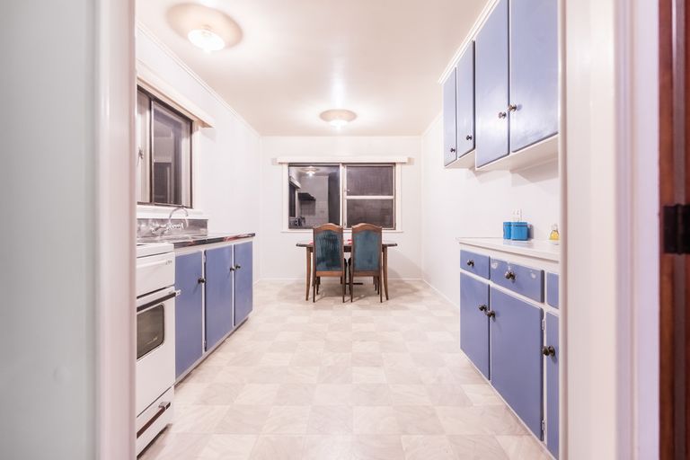 Photo of property in 34 Kaikoura Street, Henderson, Auckland, 0612