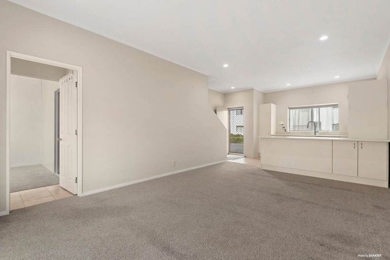Photo of property in 3 Vitex Lane, Henderson, Auckland, 0612