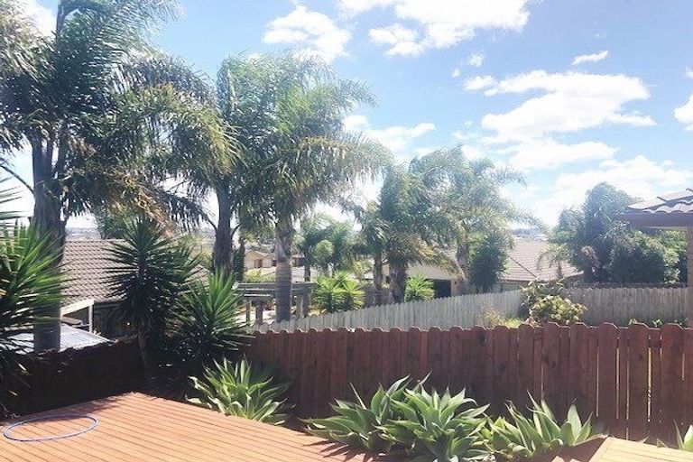 Photo of property in 20 Seamount Drive, Red Beach, 0932