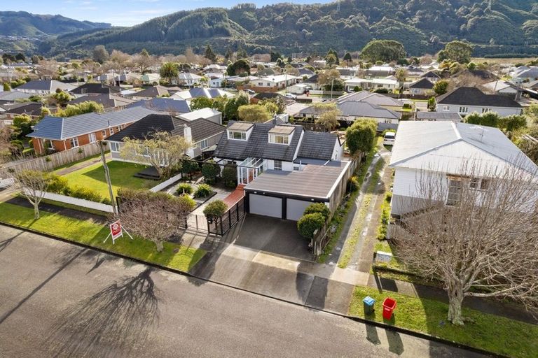 Photo of property in 9 Oak Street, Ebdentown, Upper Hutt, 5018