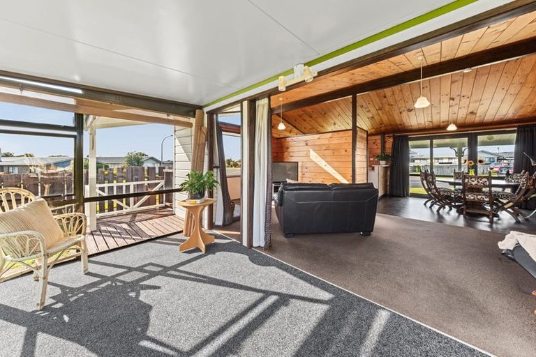 Photo of property in 2 Desmond Place, Bell Block, New Plymouth, 4312
