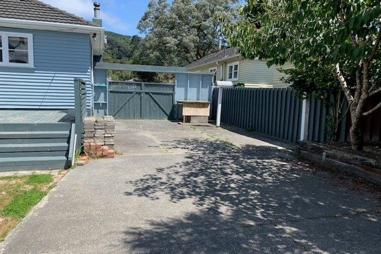 Photo of property in 118 Wainuiomata Road, Wainuiomata, Lower Hutt, 5014