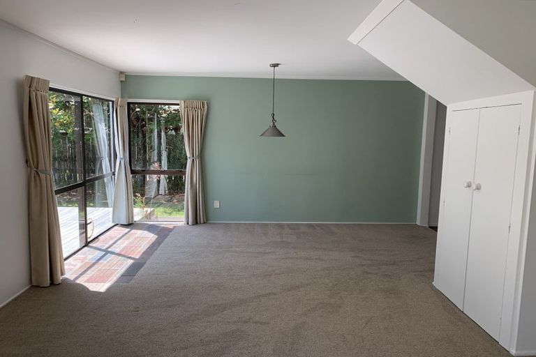 Photo of property in 2/15 Fairfax Avenue, Northcote, Auckland, 0627