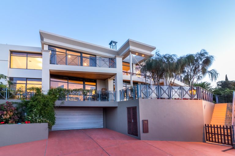 Photo of property in 35 Major Aitken Drive, Huntsbury, Christchurch, 8022