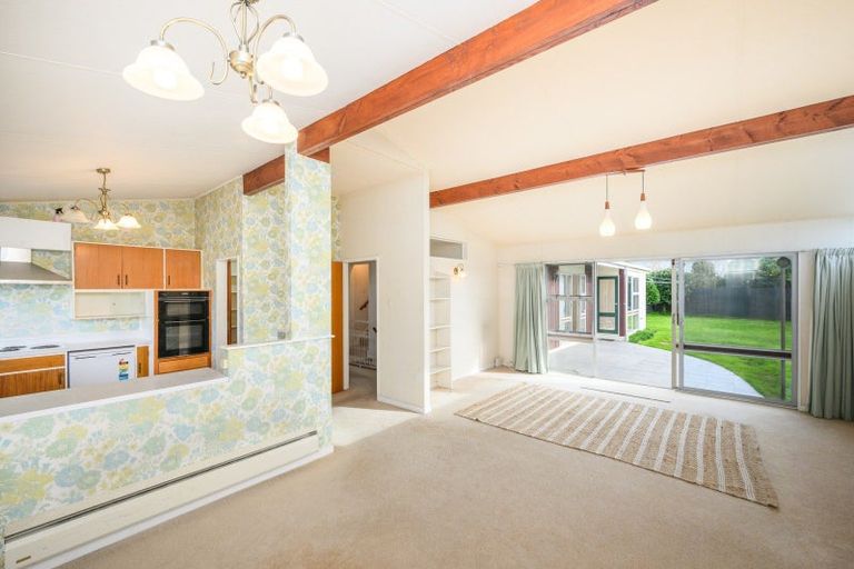 Photo of property in 24 Wikiriwhi Crescent, Awapuni, Palmerston North, 4412